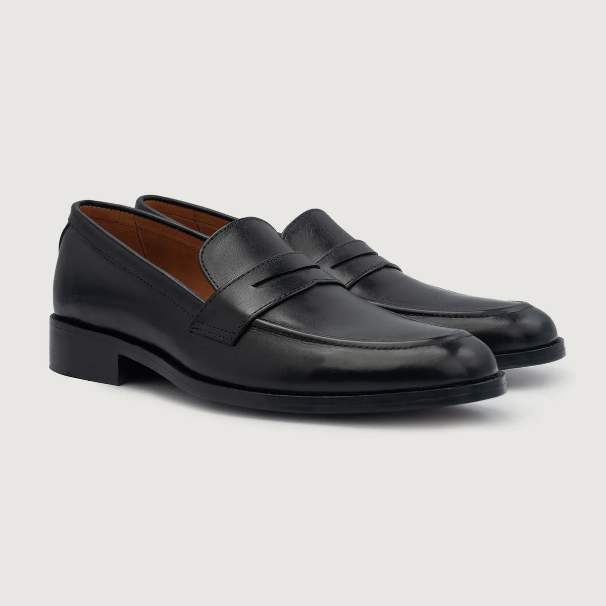 Baxton Noir Mocassins en cuir pour Homme For Men en cuir de vachette noir véritable - Vue de profil | Acheter en ligne