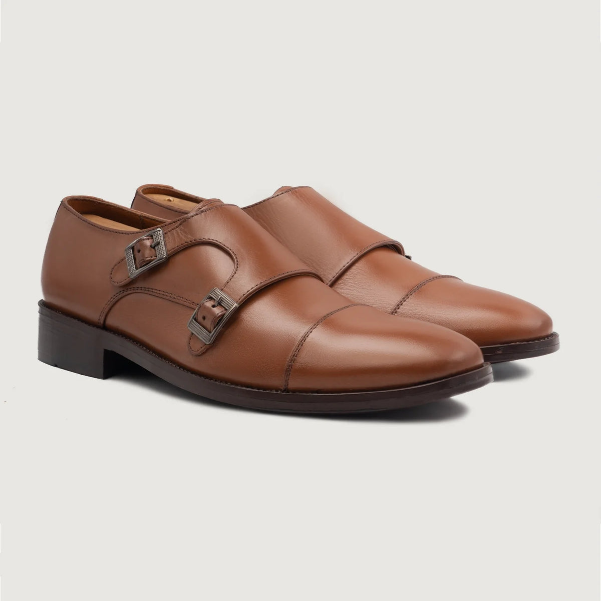 Boston Chaussures à double boucle Camel Chaussures en cuir For Men in Tan Full-Grain Leather - Vue de profil | Acheter en ligne