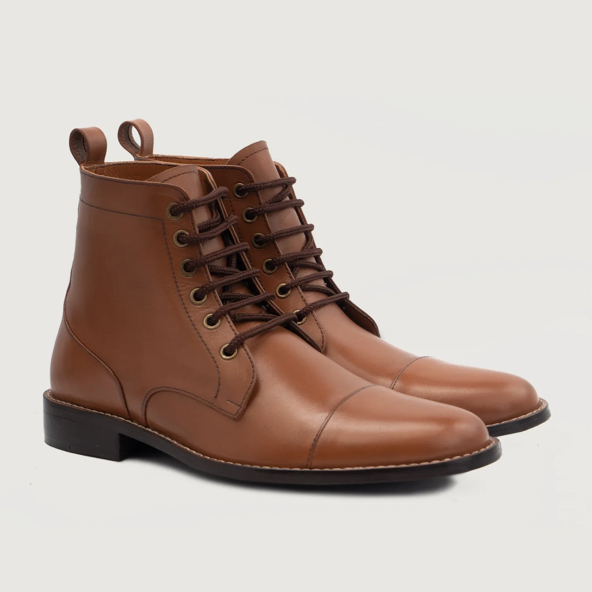 Knight Derby Camel Bottines en cuir pour Homme For Men in Tan Full-Grain Leather - Vue de profil | Acheter en ligne