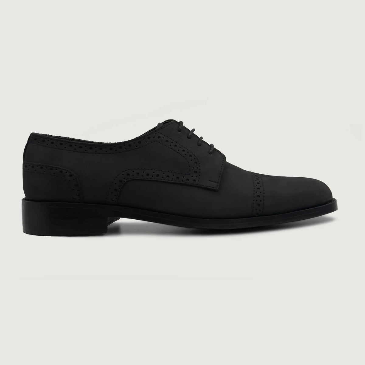 Black Full-Grain leather Shoes - Montage cousu Goodyear & détail de l'embout avant