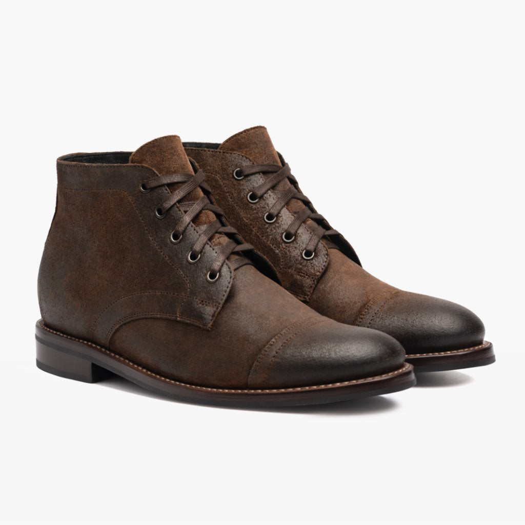 Cadet Moka Bottines en cuir pour Homme in Mocha Full-Grain Leather - Vue de profil | Acheter en ligne