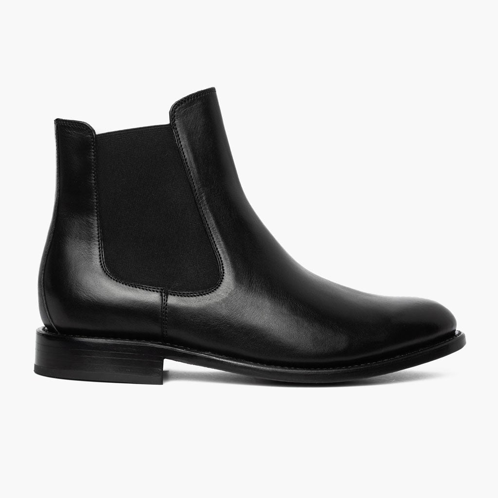 Black Full-Grain leather Boots - Montage cousu Goodyear & détail de l'embout avant