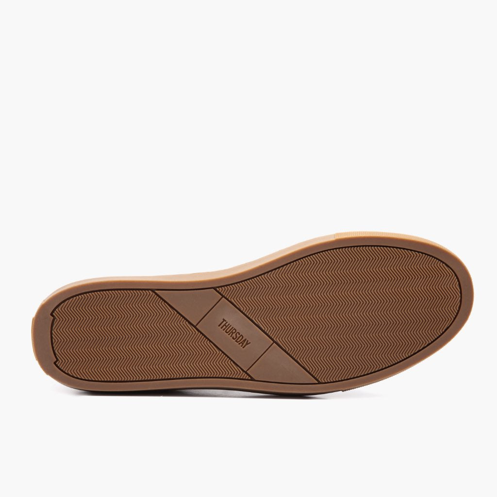 High-Traction Rubber Outsole & Lug Tread Pattern on Premier Low Top Cacao Baskets en cuir pour Homme For Men