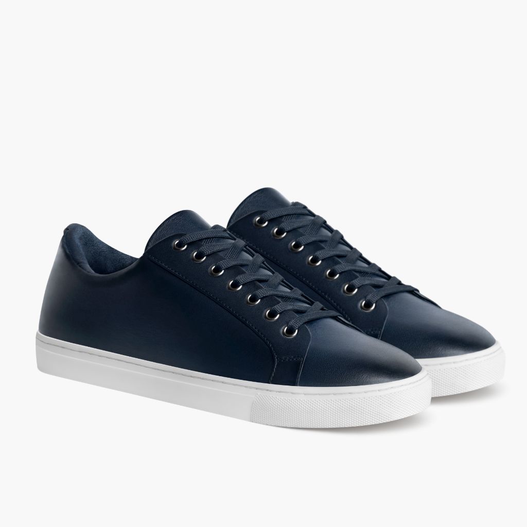 Premier Low Top Deep Bleu Baskets en cuir pour Homme For Men in Blue Full-Grain Leather - Vue de profil | Acheter en ligne
