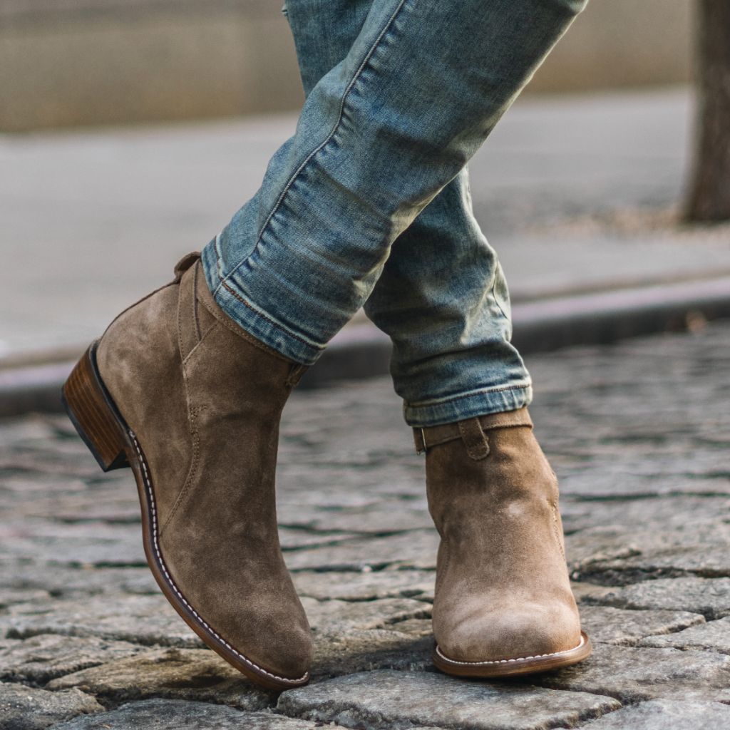 Cushioned Leather Insole & Ergonomic Arch Support Construction Detail