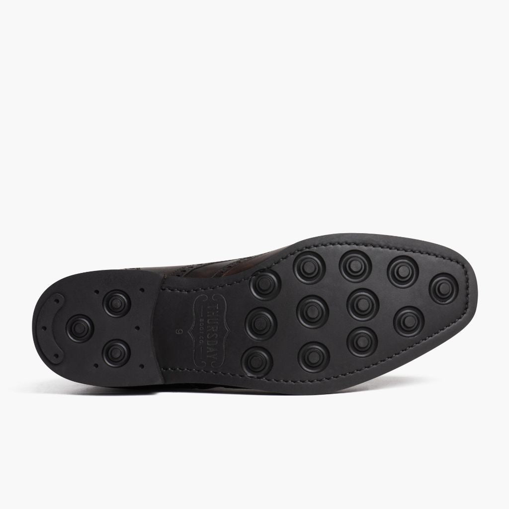 High-Traction Rubber Outsole & Lug Tread Pattern on Wingtip Dark Oak Bottines en cuir pour Homme For Men
