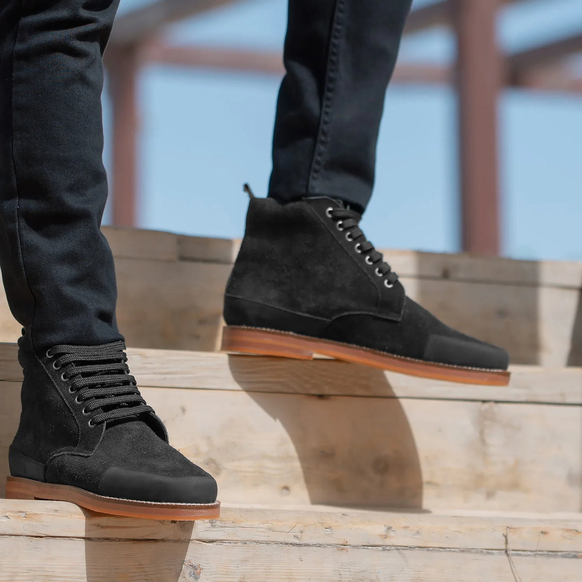 Orlaven Carnell Bottines Moc Toe en daim noir pour Homme footwear image 9