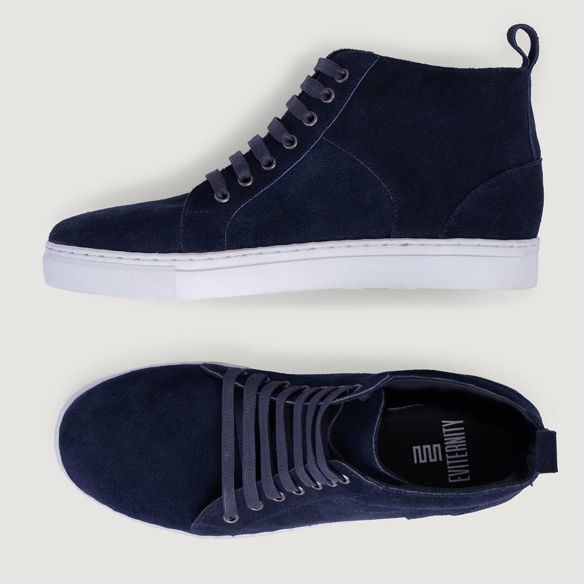 High-Traction Rubber Outsole & Lug Tread Pattern on Marty High Top Bleu Suede Baskets en cuir pour Homme For Men