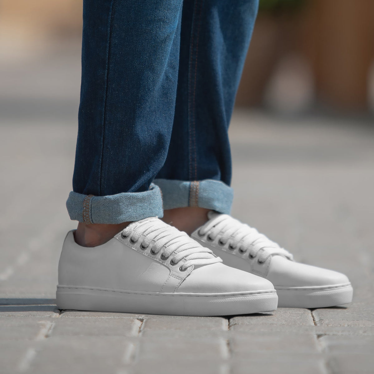 Murphy Low Top Blanc Baskets en cuir pour Homme in White Full-Grain Leather - Vue de profil | Acheter en ligne