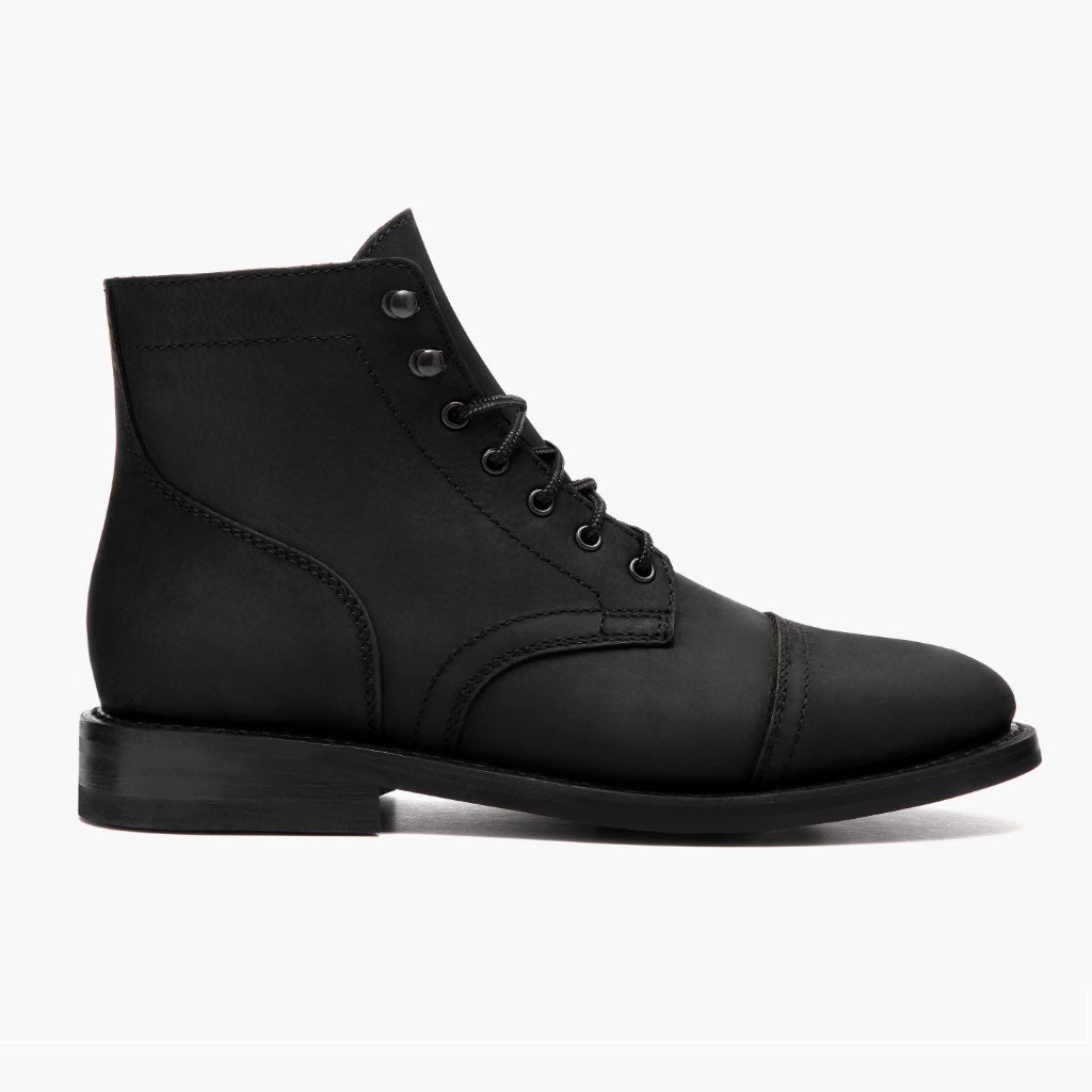 Black Full-Grain leather Boots - Montage cousu Goodyear & détail de l'embout avant
