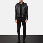 Vue détaillée of Band &amp; Zipper Hardware on Men's Adornica Noir Veste Motard en Cuir pour Homme