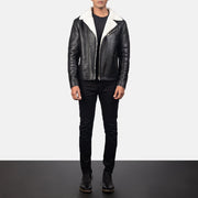 
Vue détaillée of Notch & Zipper Hardware on Alberto Blanc Shearling Noir Veste en Cuir pour Homme