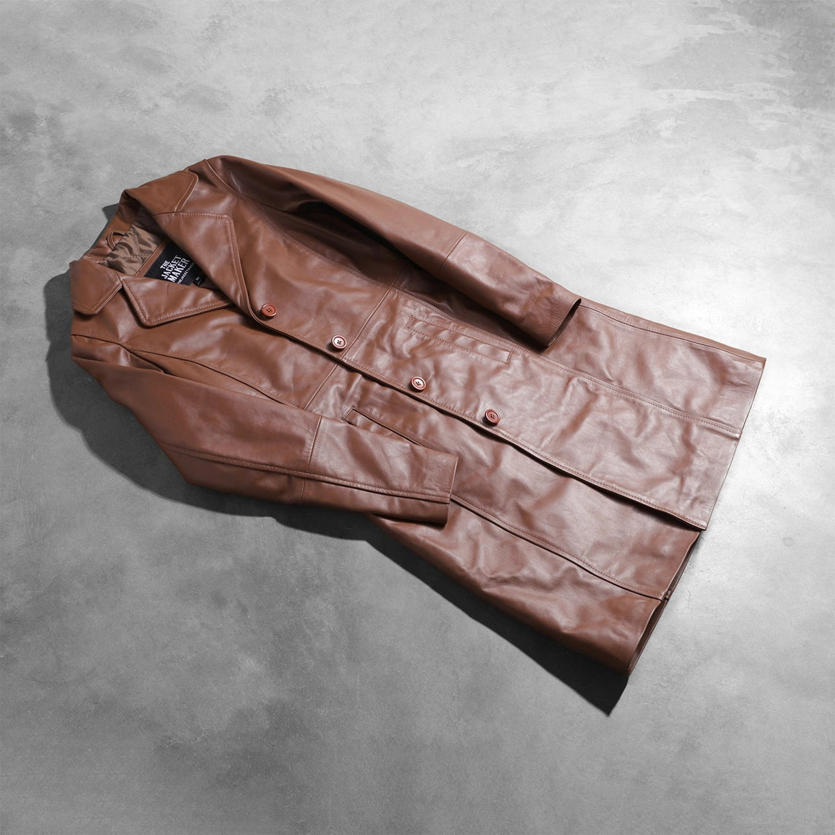 Styled Fit Perspective of Women's Alexis Marron Single Breasted Manteau en Cuir pour Femme on Model - Natural Daylight Drape