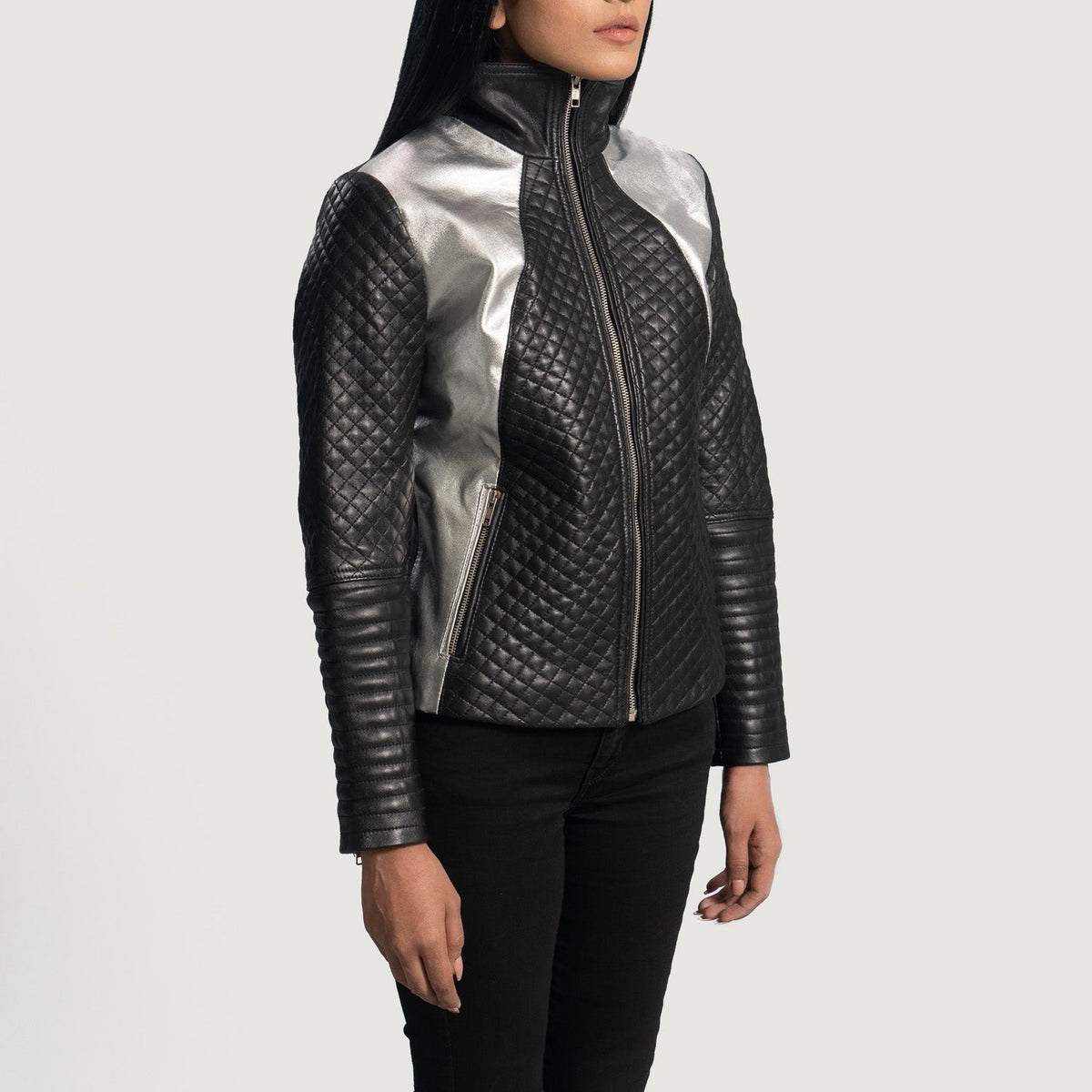 
Black Sheepskin Leather Biker Jacket - Vue arrière montrant la carrure ajustée et l'ourlet net