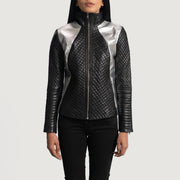 
Alia Metallic Noir Veste Motard en Cuir pour Femme - Vue de profil mettant en valeur la coupe de manche ergonomique