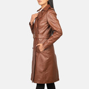 Vue détaillée of Notch &amp; Buttons Hardware on Women's Alice Marron Double Breasted Manteau en Cuir pour Femme