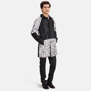 Men's Artistry Noir Dye Manteau en Cuir pour Homme - Vue de profil avec coupe de manche ergonomique
