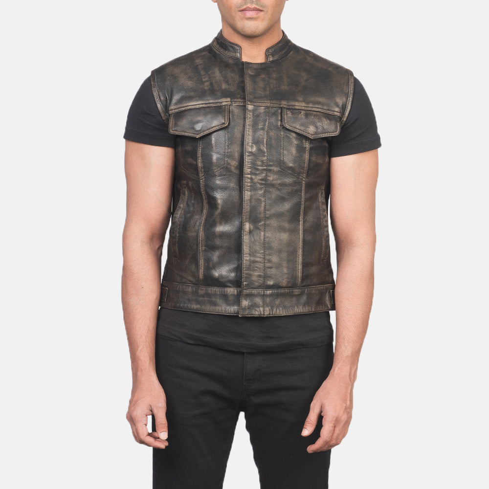 
Vue détaillée of Band & Zipper with Button Flap Hardware on Atlas Moto Marron Vieilli Gilet en Cuir pour Homme
