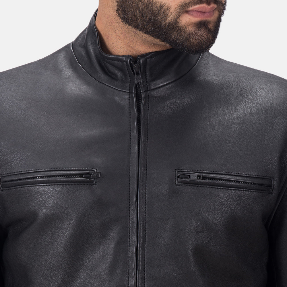 
Vue détaillée of High neck & Zipper Hardware on Austere Matte Noir Veste Motard en Cuir pour Homme