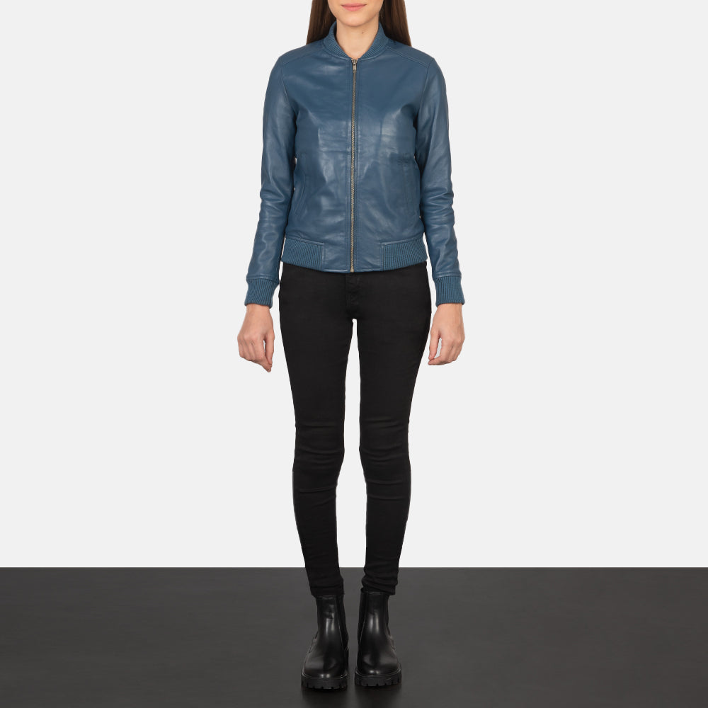 Women's Bliss Bleu Blouson Bomber en Cuir pour Femme - Vue de profil avec coupe de manche ergonomique