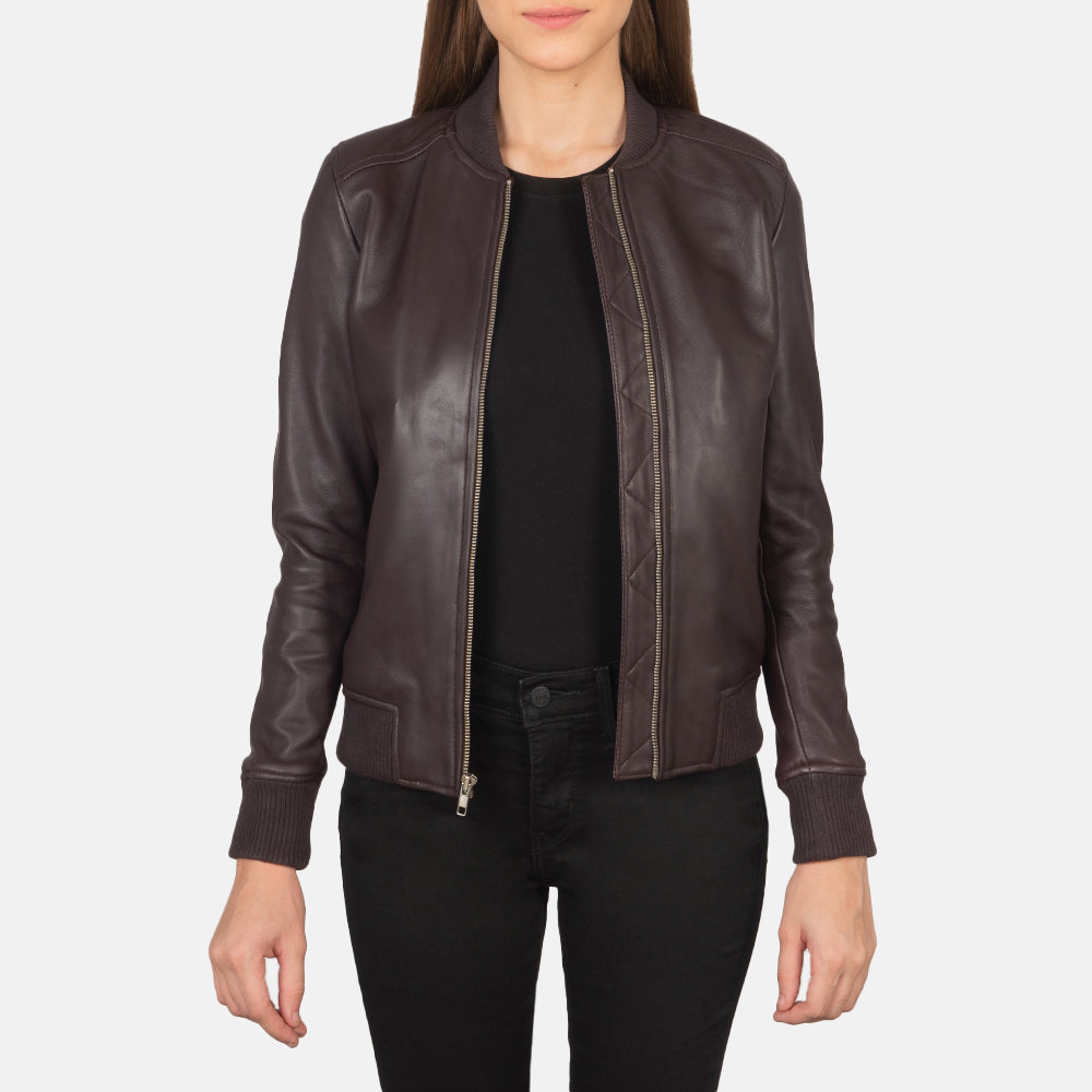 Women's Bliss Bordeaux Blouson Bomber en Cuir pour Femme in Maroon Sheepskin Leather - Vue de face &amp; silhouette ajustée | Acheter en ligne