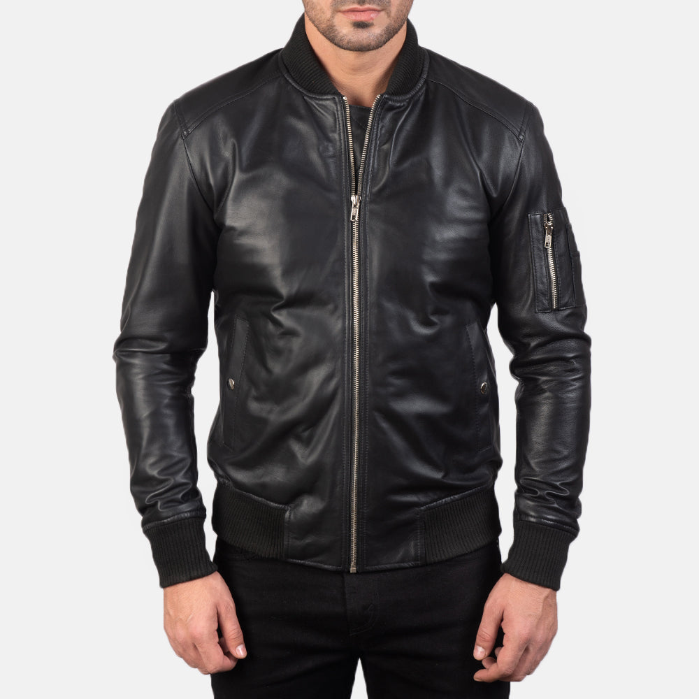 
Vue détaillée of Rib Knit & Zipper Hardware on Bomia Ma-1 Black Leather Bomber Jacket