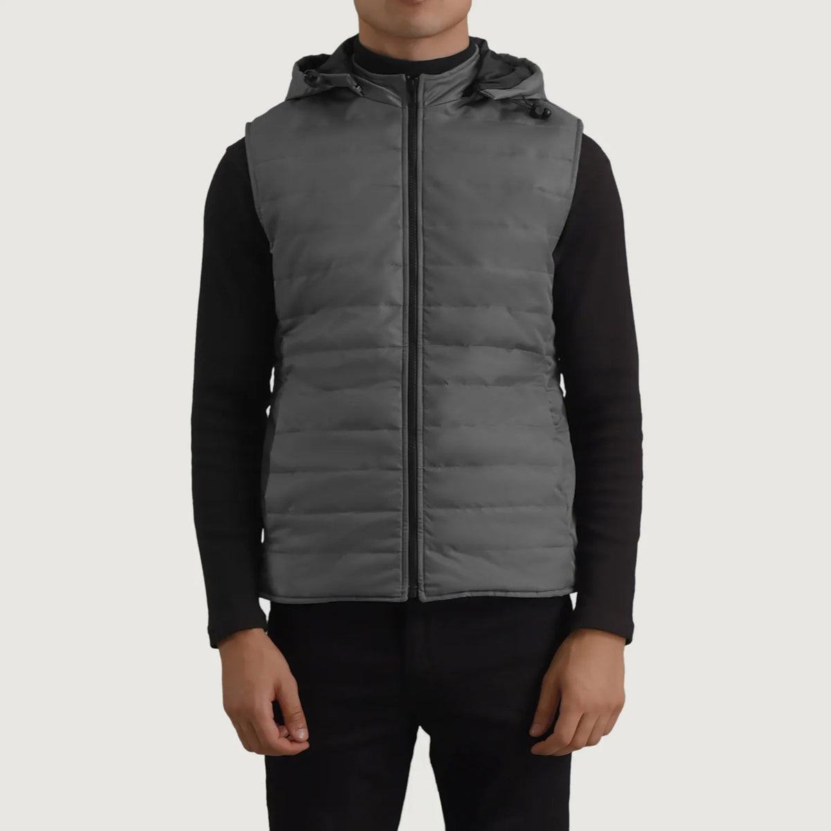 
Vue détaillée of Classic Collar & Zipper Hardware on Carlo Gris Doudoune sans manches à capuche pour Homme