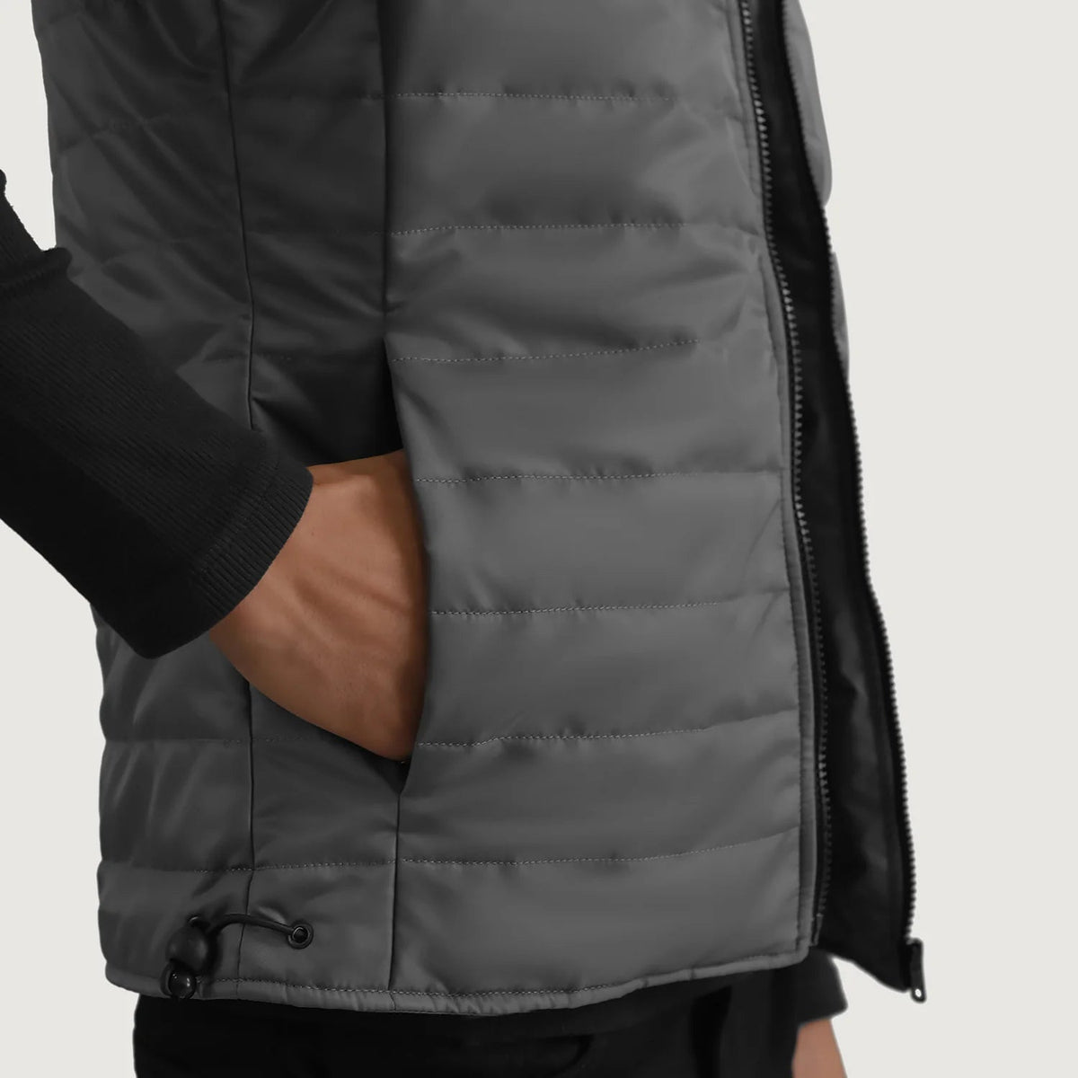 
Vue intérieure Showing Quilted Viscose Lining & Deux poches intérieures fonctionnelles