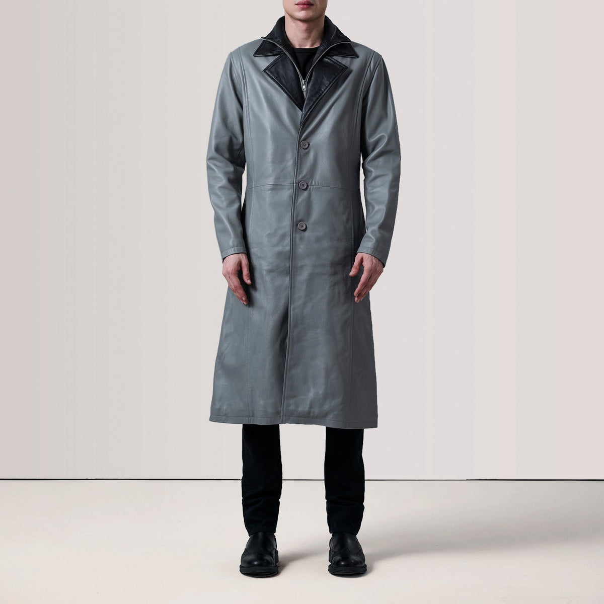 Grey Sheepskin leather Coat - Vue de dos avec coupe ajustée aux épaules &amp; ourlet soigné