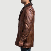
Vue détaillée of Notch & Button Hardware on Cannelle Distressed Leather Fur Manteau en Cuir pour Homme