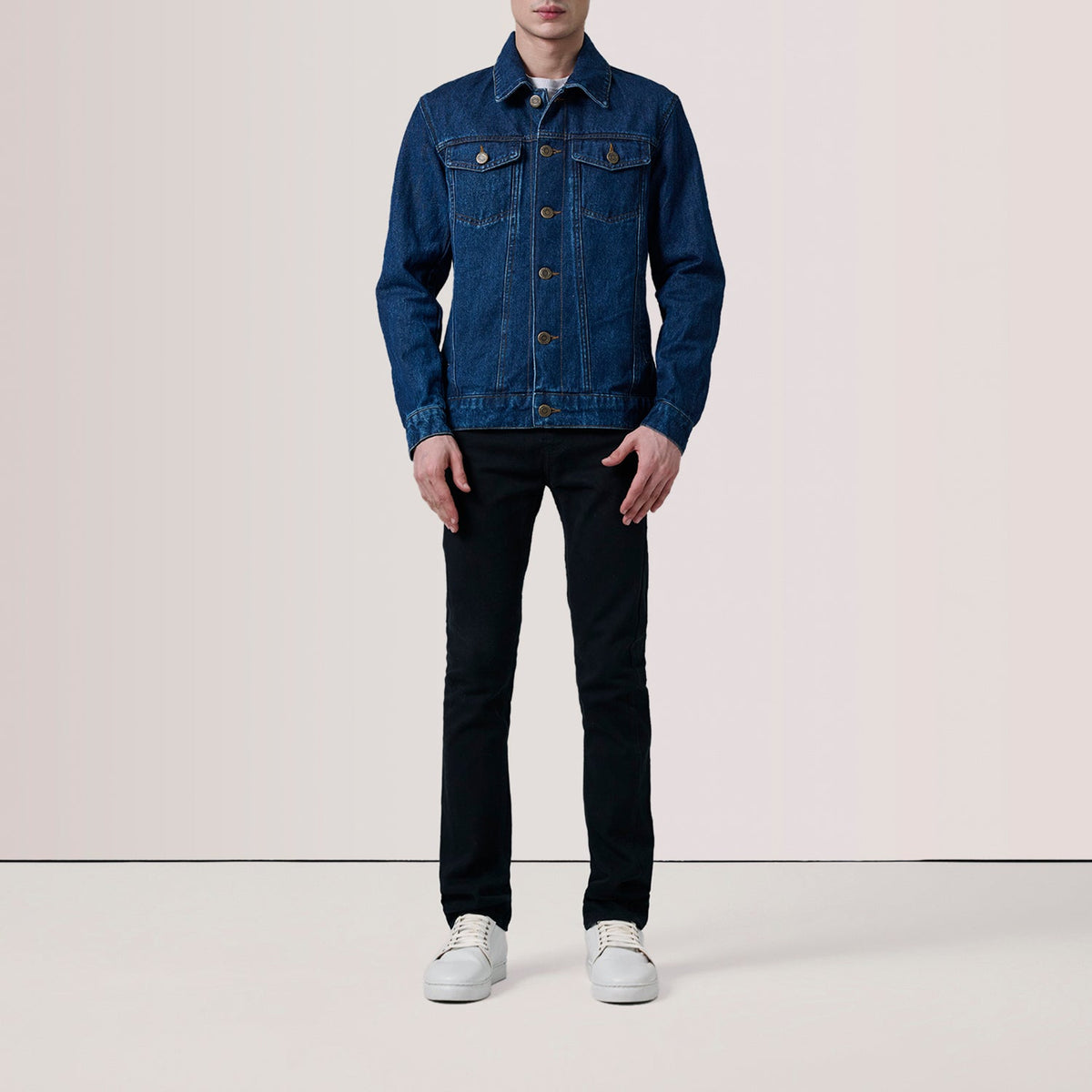 
Dark Blue Full-Grain leather Jacket - Vue arrière montrant la carrure ajustée et l'ourlet net