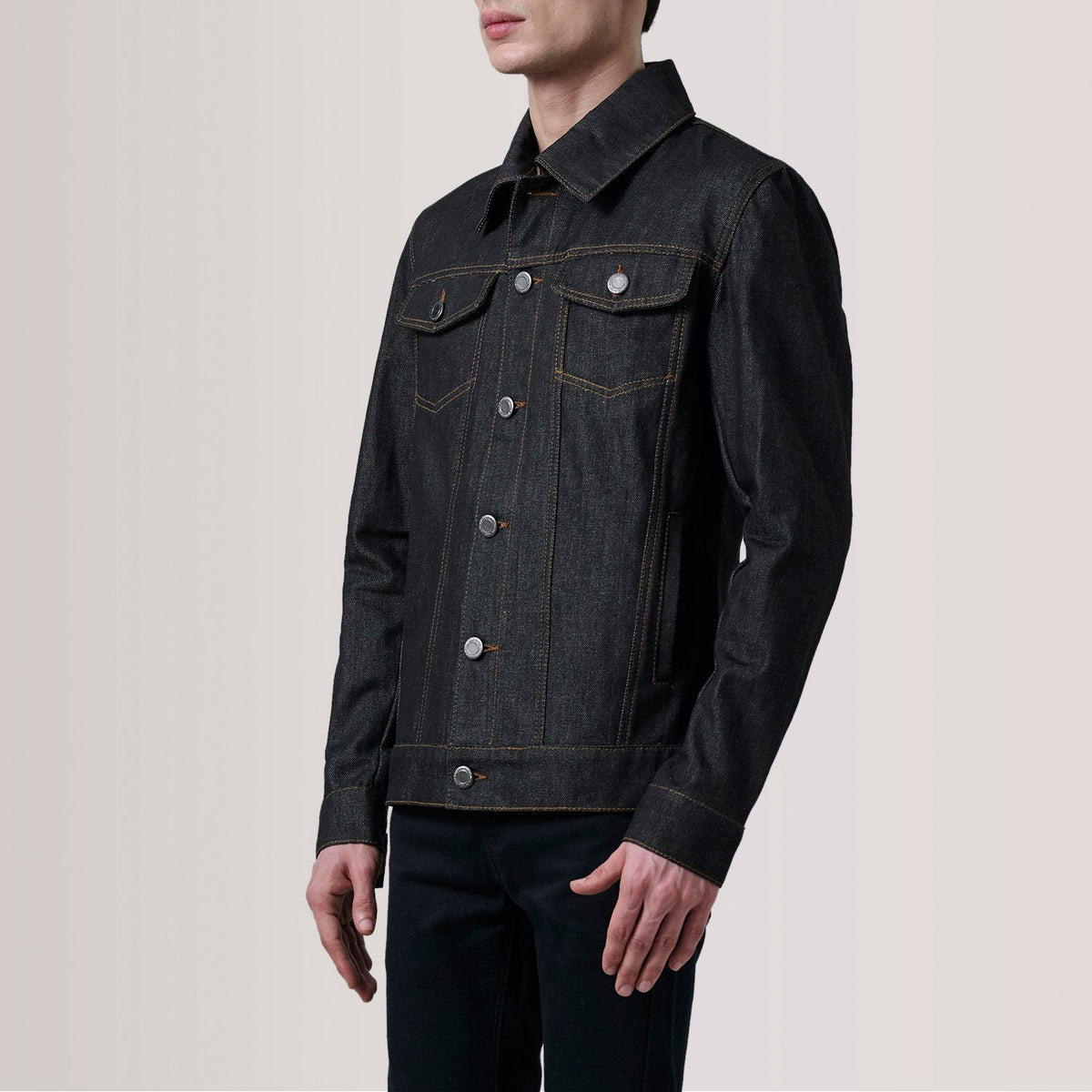 
Conard Faded Noir Denim Trucker Veste en Cuir pour Homme For Men - Vue de profil mettant en valeur la coupe de manche ergonomique