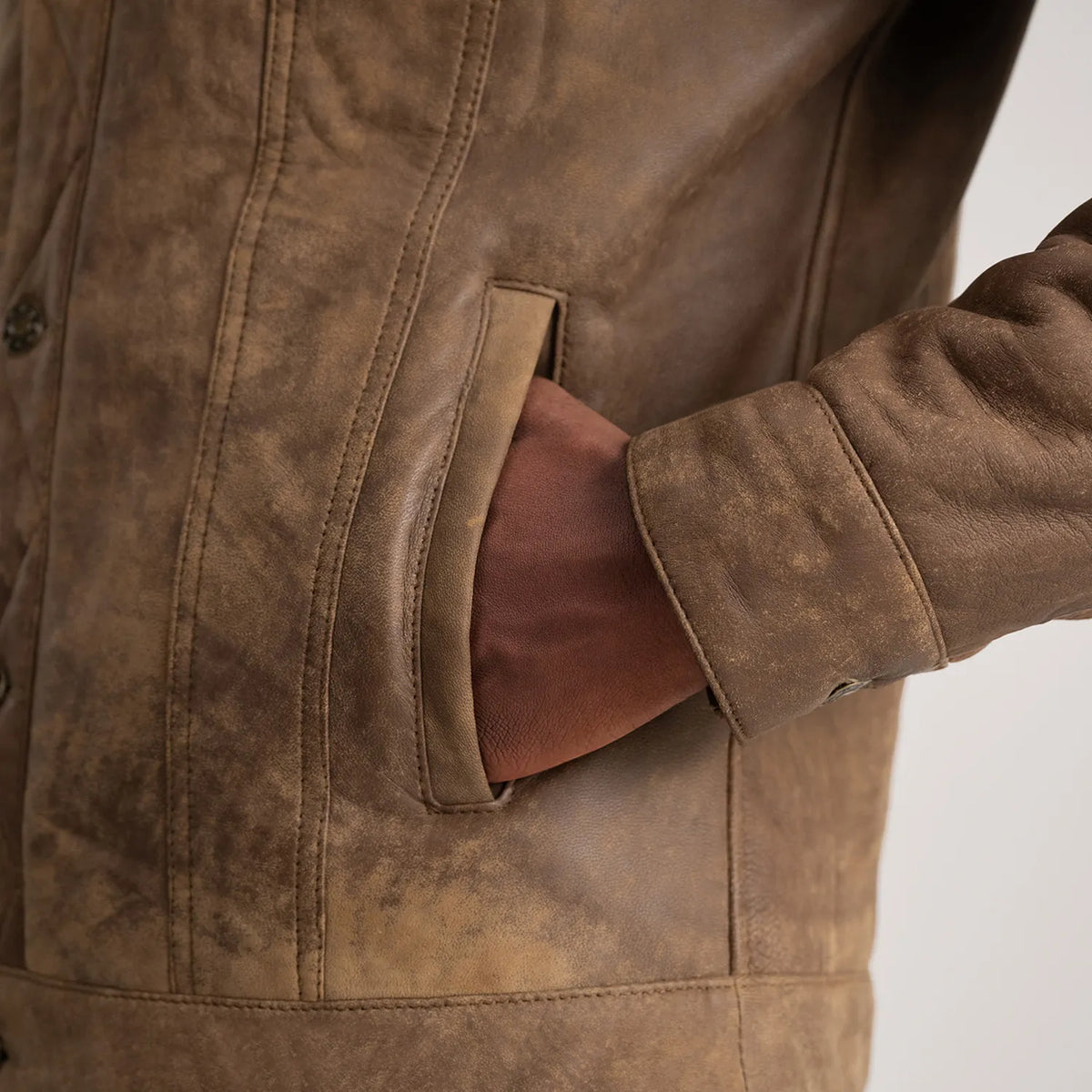 
Vue intérieure Showing Fully Faux Fur Lined & Deux poches intérieures fonctionnelles
