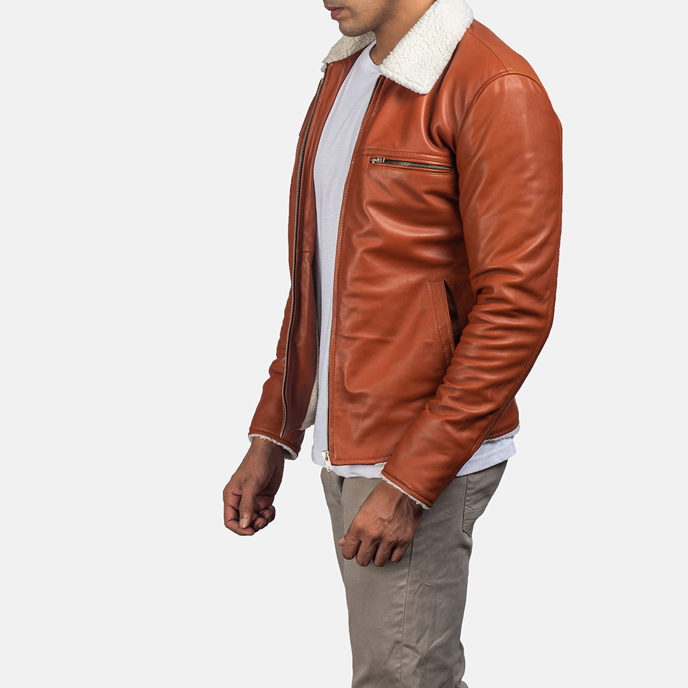 Vue détaillée of Shirt &amp; Zipper Hardware on Men's Dan Frost Camel Veste en Peau Lainée pour Homme