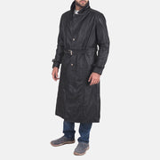 
Black Cowhide Leather Trench Coat - Vue arrière montrant la carrure ajustée et l'ourlet net