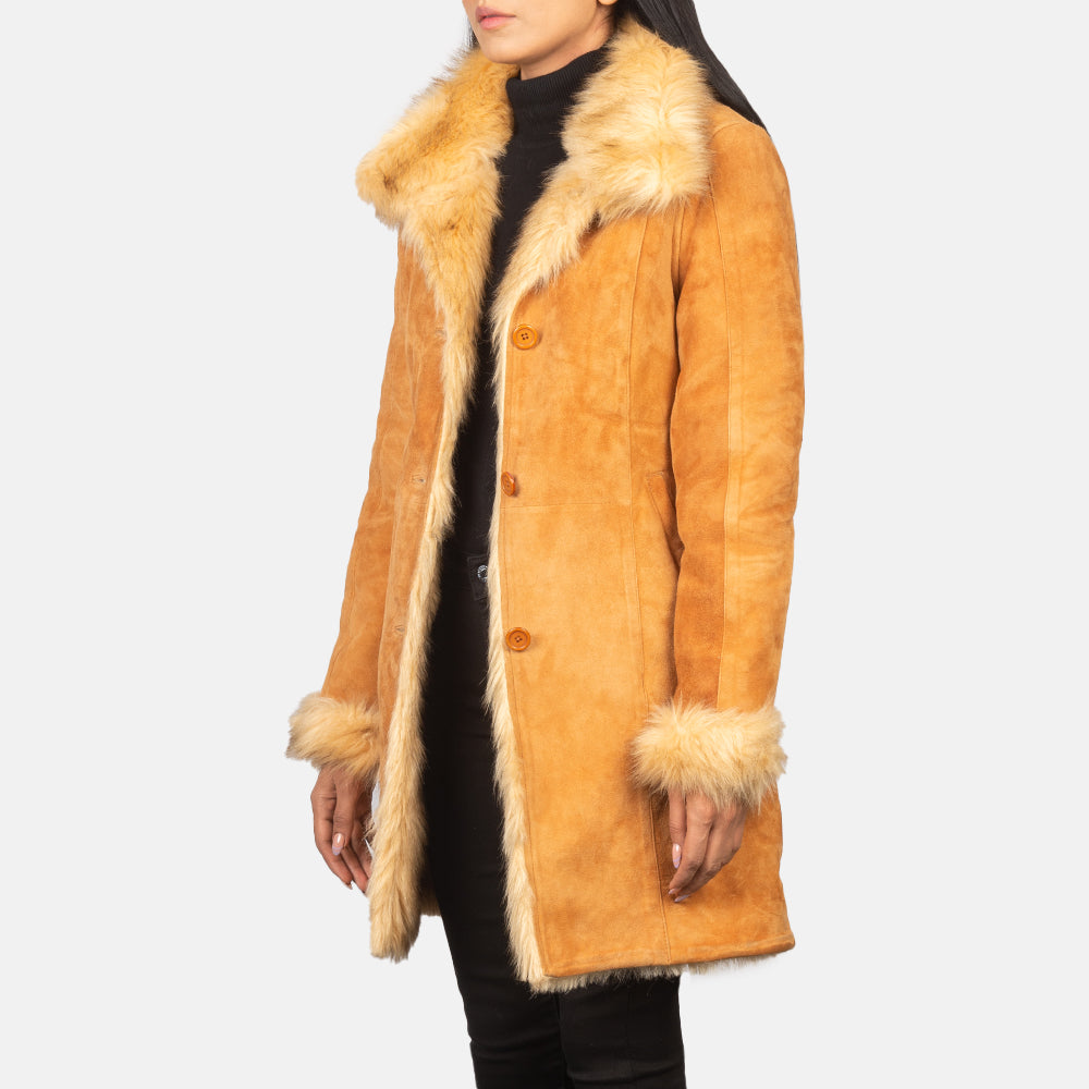 
Distressed Beige Goatskin Suede Leather Coat - Vue arrière montrant la carrure ajustée et l'ourlet net