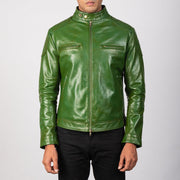
Gatsby Quilted Green Leather Biker Jacket - Vue de profil mettant en valeur la coupe de manche ergonomique