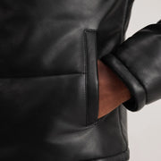 
Vue intérieure Showing Polyester Lining & Deux poches intérieures fonctionnelles