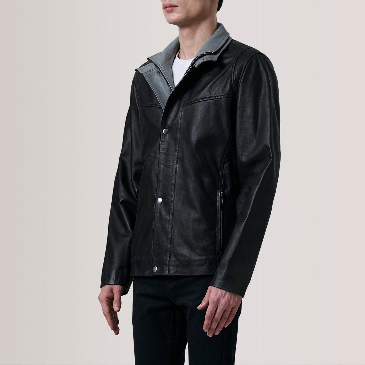 Henrik Grey Suede Cafe Racer For Men - Vue de profil avec coupe de manche ergonomique