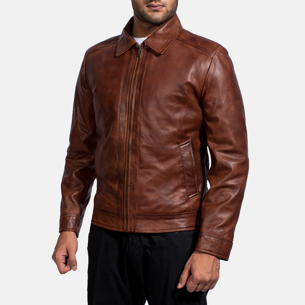
Perspective portée de Inferno Marron Veste en Cuir pour Homme sur modèle - Tombé naturel à la lumière du jour