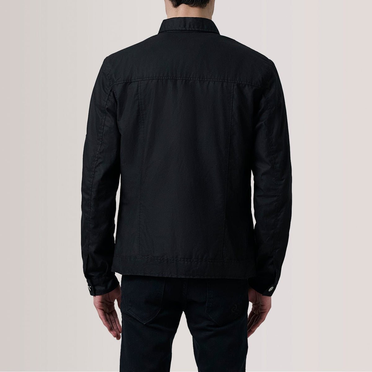 Vue détaillée of Classic Collar &amp; Button Hardware on Irwin Noir Waxed Canvas Field Veste en Cuir pour Homme For Men