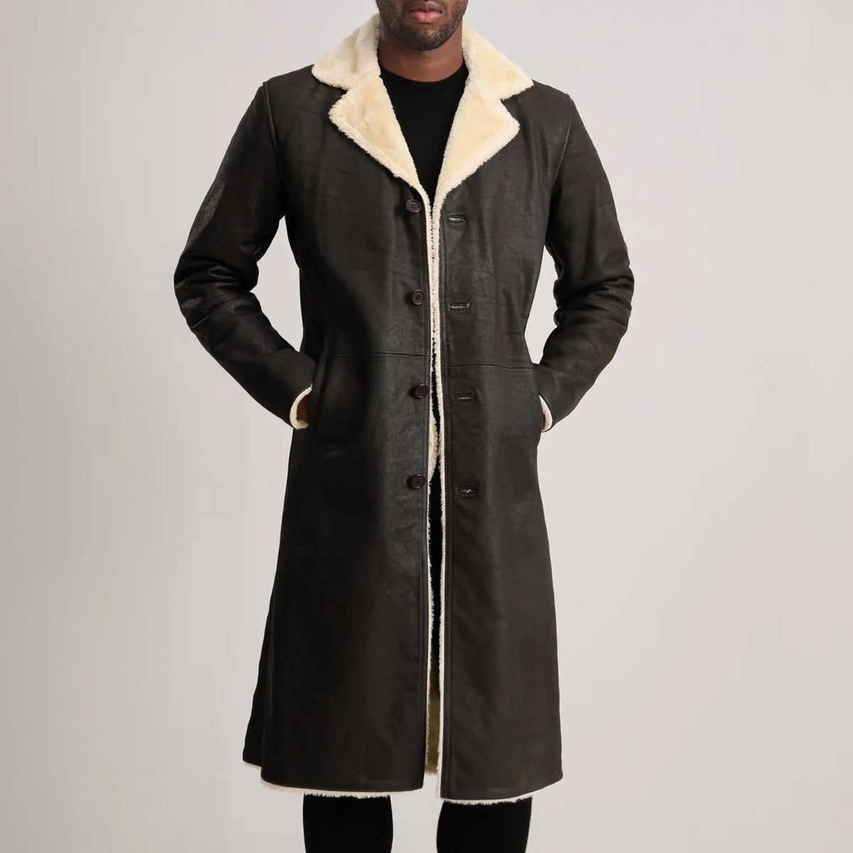 
Vue détaillée of Notch & Button Hardware on Kolby Tumbled Brown Shearling Long Coat