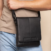 
Classic 100% Full-Grain leather Bag - Perspective arrière montrant les bretelles en cuir renforcées