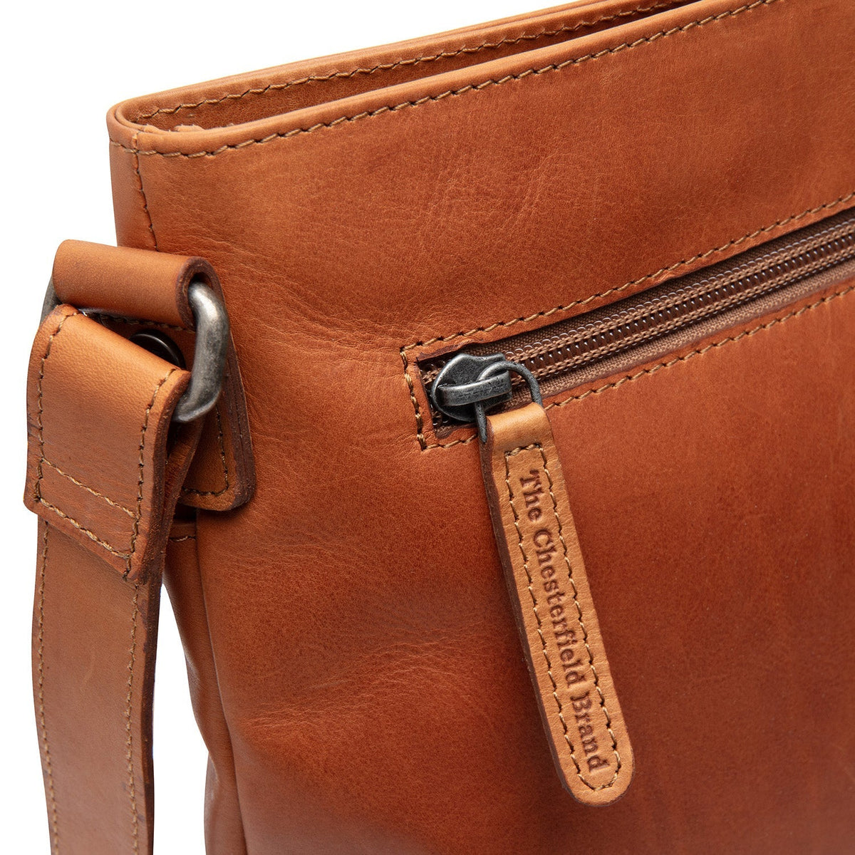
Lunton Sac besace en cuir pleine fleur – alternate product view 3