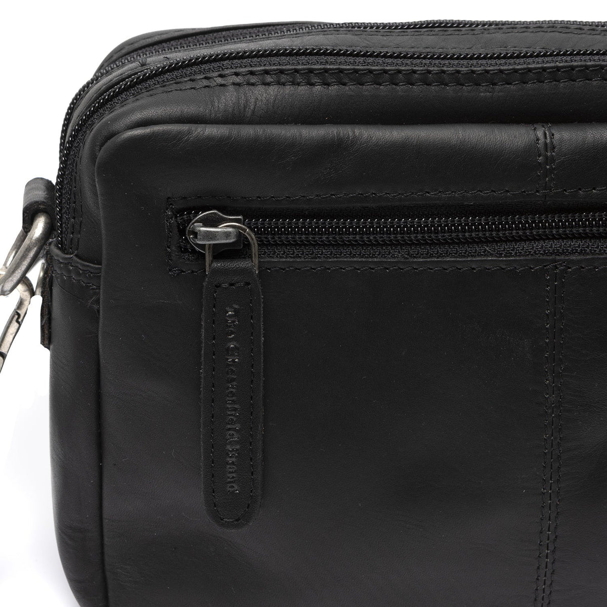Solid Antique Brass Hardware &amp; Heavy-Duty Dual Zipper Detail on Samui Full-Grain Leather Crossbody Bag pour Femme