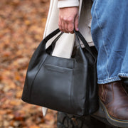 
Classic 100% Full-Grain leather Goods - Vue arrière montrant la carrure ajustée et l'ourlet net