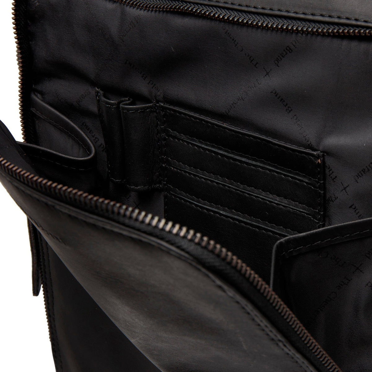 Solid Antique Brass Hardware &amp; Heavy-Duty Dual Zipper Detail on Jasper Full-Grain Leather Laptop Backpack pour Femme