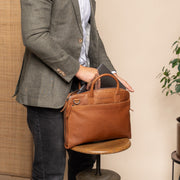 Tilbury Full-Grain Leather Laptop Bag pour Femme – Vue produit alternative 3