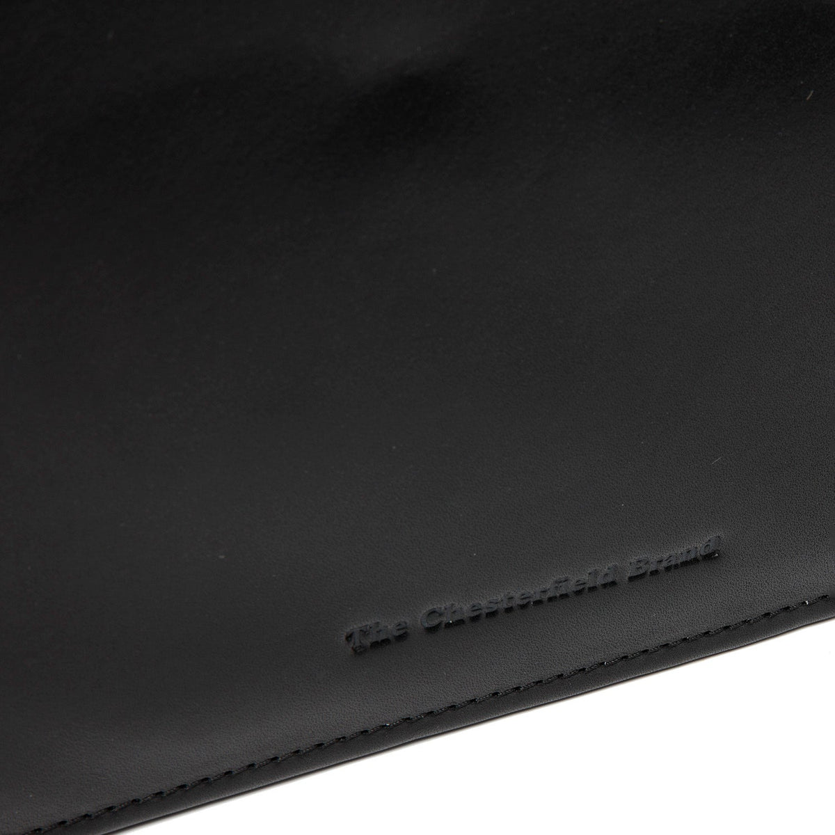 Vue détaillée of Classic Collar &amp; Heavy-Duty Zipper Hardware on Leather Portfolio Moreton pour Femme