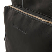 
Solid Antique Brass Hardware & Heavy-Duty Dual Zipper Detail on Alicante Cuir Pleine Fleur Shopper pour Femme